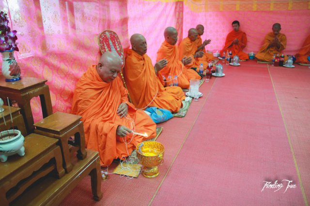 ทำบุญ